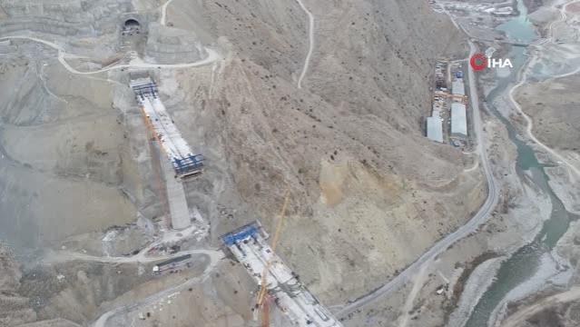 Artvin’de barajlarla birlikte ulaşım ağıda yenileniyor