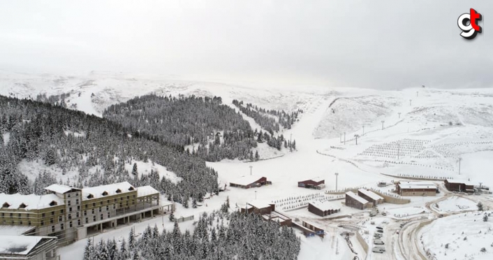 Ordu’daki Çambaşı Kış Sporları ve Kayak Merkezinde kar kalınlığı 1 metreyi buldu