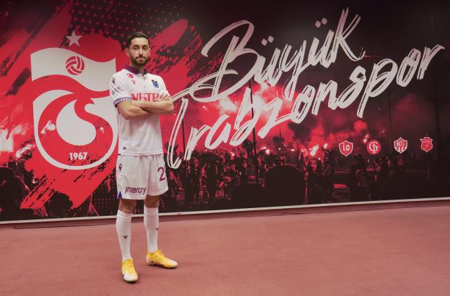 Trabzonspor, Yunus Mallı ile 2,5 yıllık sözleşme imzaladı