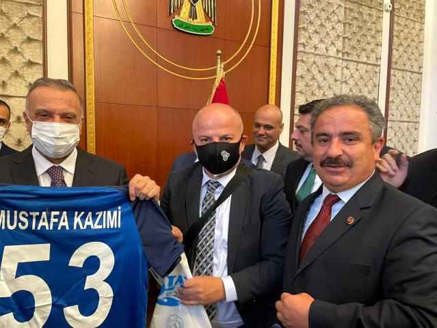 Irak Başbakanı el-Kazimi’ye Çaykur Rizespor forması