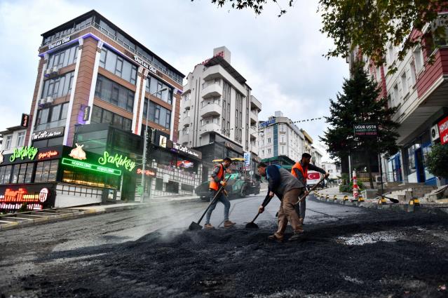 Trabzon Büyükşehir Belediyesinin asfaltlama çalışmaları sürüyor