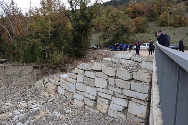 Karabük’te kuvvetli sağanak nedeniyle yıkılan köprü ulaşıma açıldı