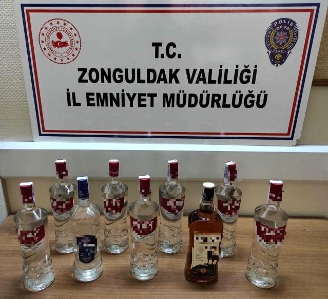 Zonguldak’ta litrelerce sahte içki ele geçirildi