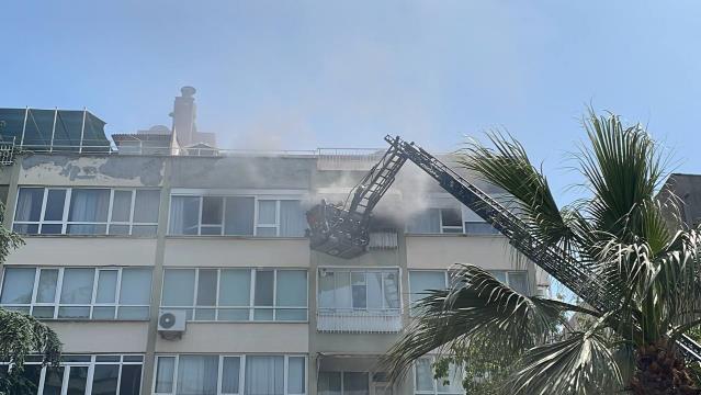 Samsun’da iş yerinde çıkan yangında 4 kişi dumandan etkilendi