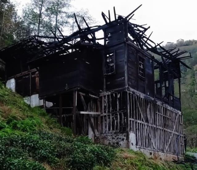 Trabzon’da evde çıkan yangında bir kişi öldü