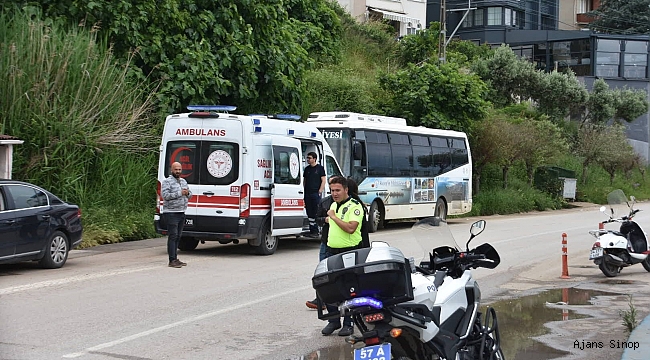 Sinop’ta motosiklet devrildi: 1 yaralı