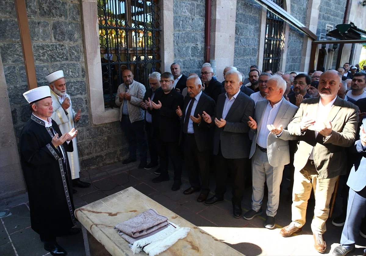 Doğu Karadeniz’de, Filistin’de hayatını kaybedenler için gıyabi cenaze namazı kılındı