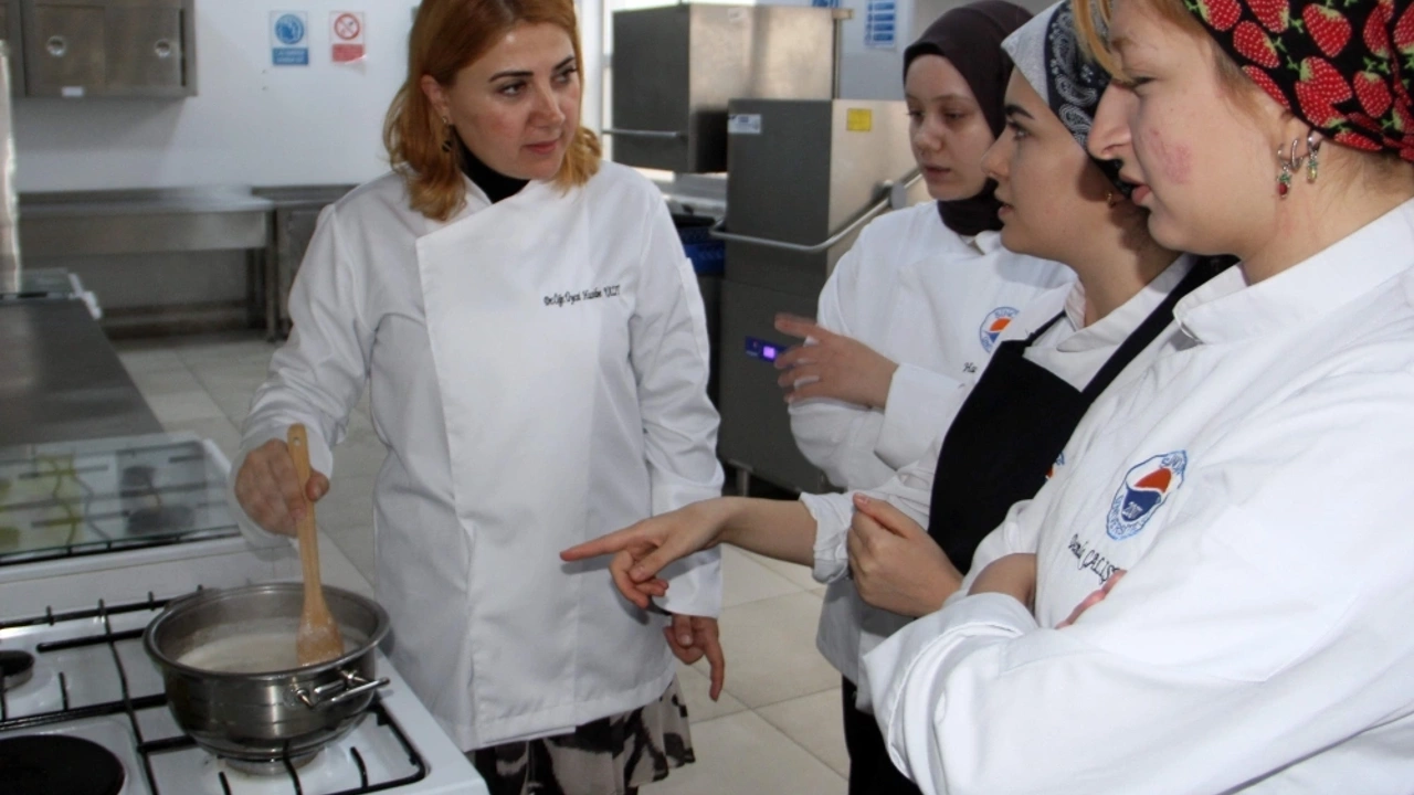 Sinop Üniversitesi Gastronomi ve Mutfak Sanatları Bölümü Öğrencileri Yarışmalarda Başarı Elde Ediyor