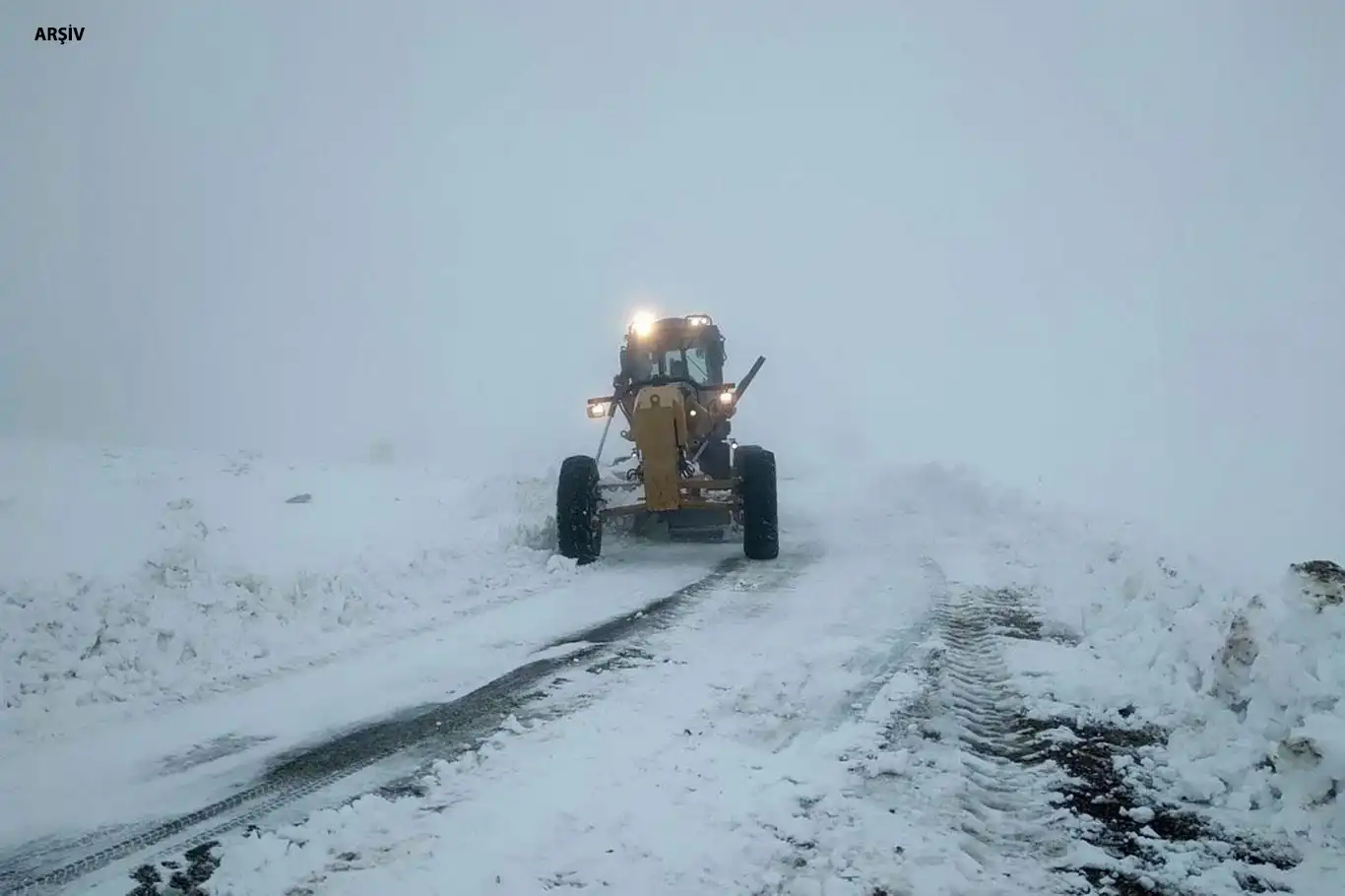 Kar Yağışı Nedeniyle 220 Köy Yolu Ulaşıma Kapandı