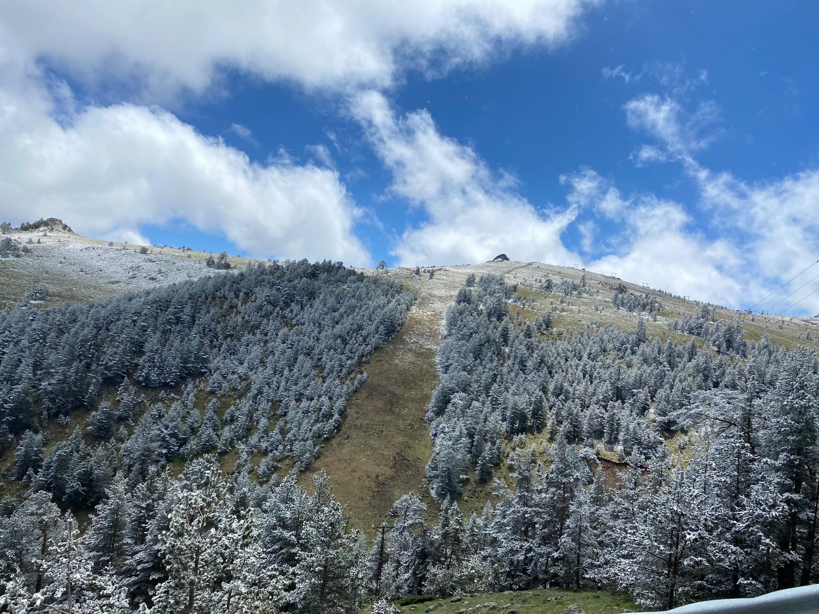 Bolu’da Mayıs Ortasında Şaşırtan Kar Yağışı