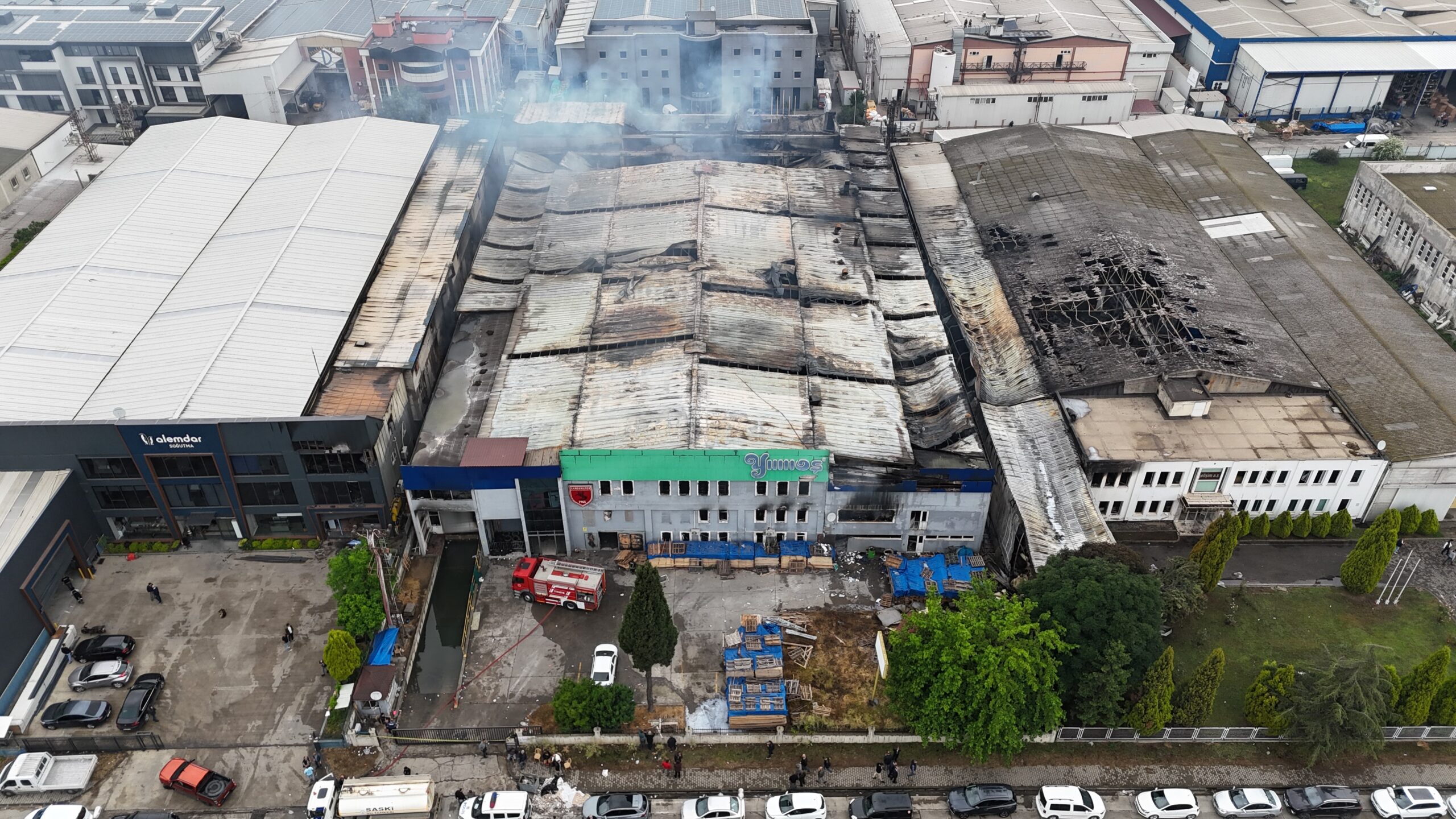 Samsun OSB’deki Yangında Yatak ve Koltuk Fabrikası Alevlere Teslim Oldu