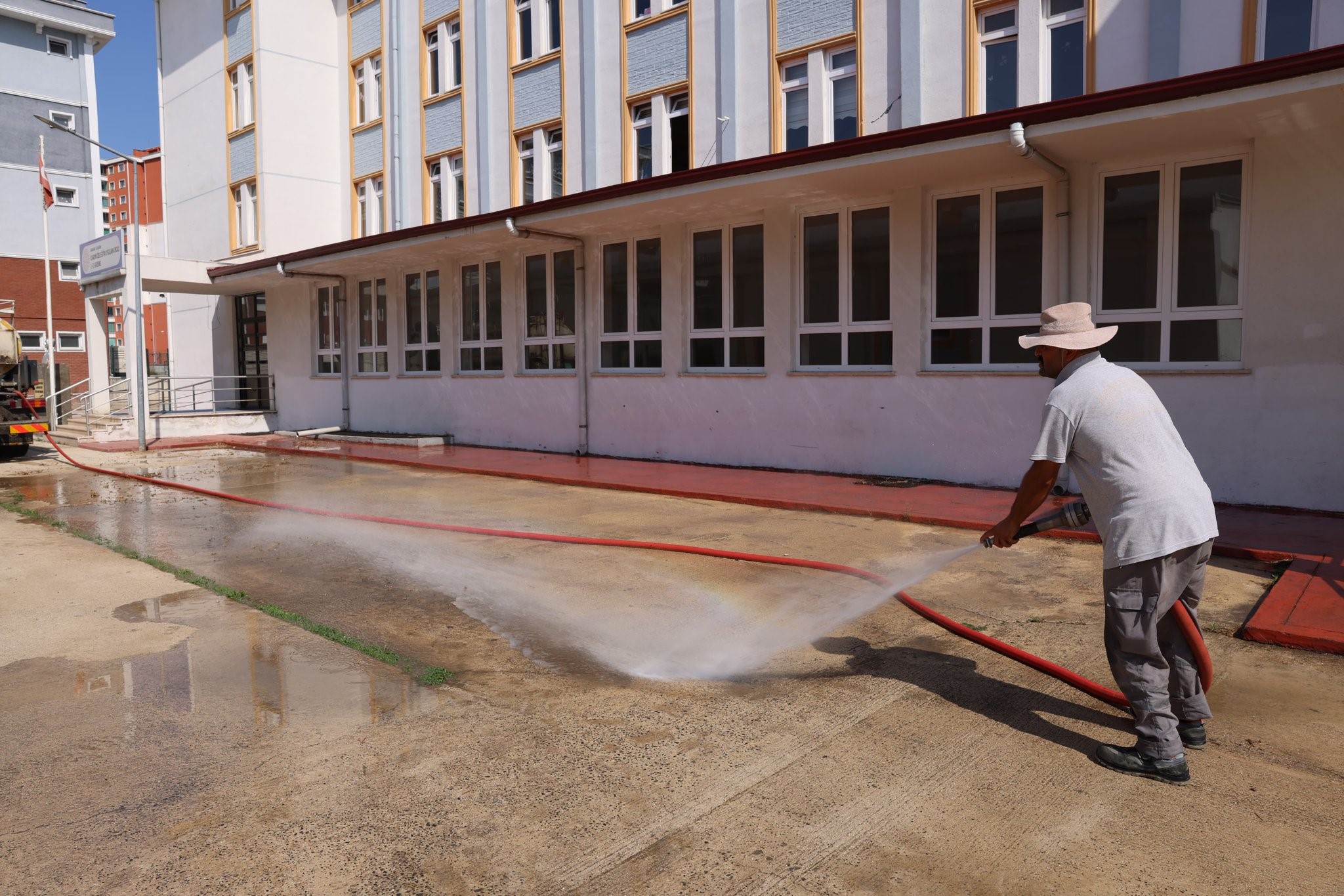 İlkadım Belediyesi Okul Bahçelerini Yeni Eğitim Yılına Hazırladı