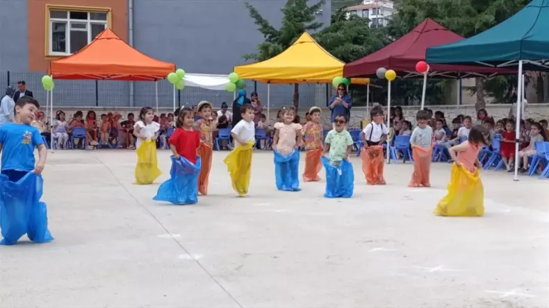 Amasya’da Geleneksel Çocuk Oyunları Şenliği