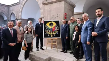 Merzifon Halk Eğitim Merkezinin yıl sonu sergisi açıldı