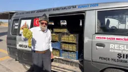 Elmacı Dede’den Askerlere Üzüm İkramı