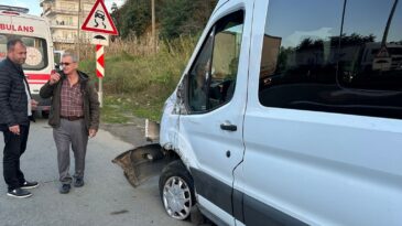 Rize’de okul servisi ile kamyonet çarpıştı