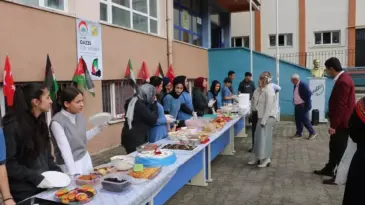 Of’ta Gazze İçin Kermes Düzenlendi