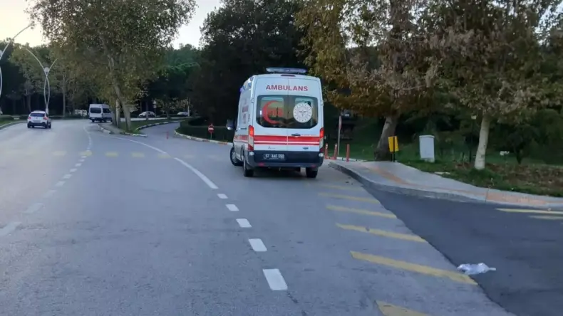 Ambulans Motosiklete Çarptı, Öğrenci Hayatını Kaybetti