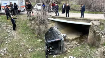 Amasya’da Kamyonet Devrildi: 3 Yaralı