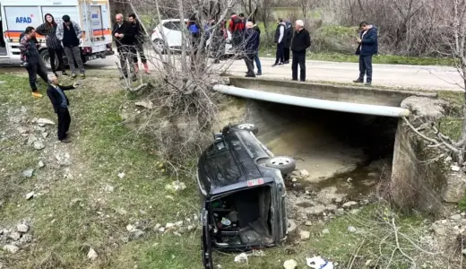 Amasya’da Kamyonet Devrildi: 3 Yaralı