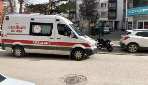Bolu’da Motosiklet ve Otomobil Çarpıştı