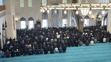 Ramazan’ın İlk Cuma Namazı Coşkuyla Kılındı