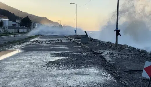 İnebolu’da Fırtına Hasar Verdi