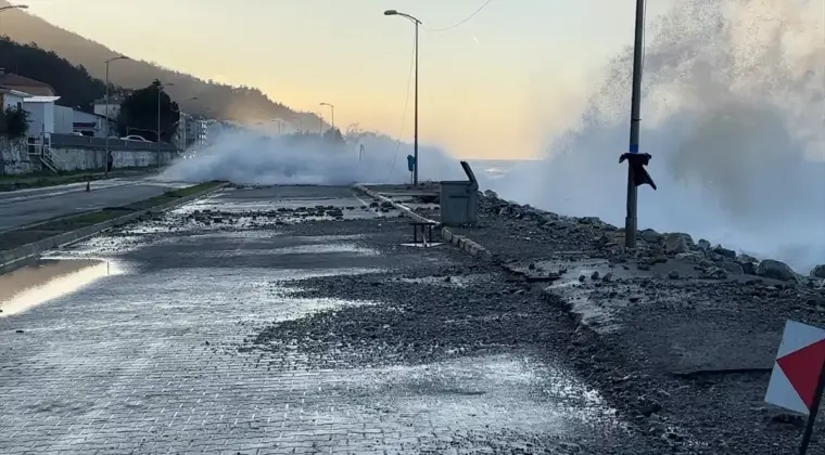 İnebolu’da Fırtına Hasar Verdi