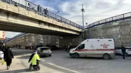 Köprüde can pazarı! Tutunamayınca yere düştü