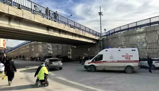 Köprüde can pazarı! Tutunamayınca yere düştü